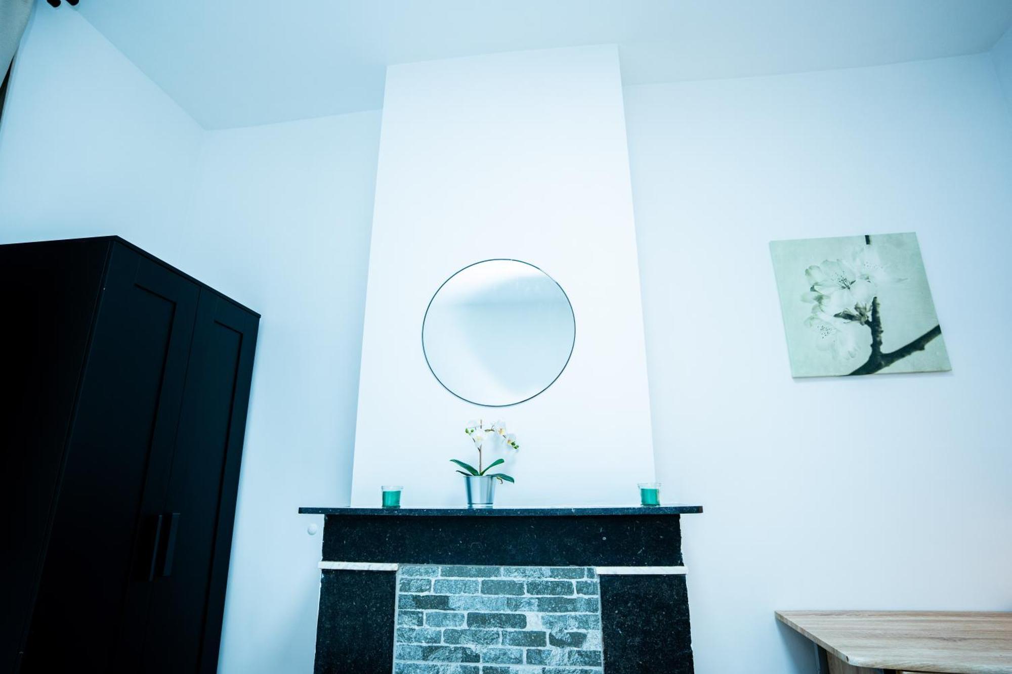 Chambre R1 Avec Salle De Bain Partagee Pres De L'Hopital De La Citadelle A เลียจ ภายนอก รูปภาพ