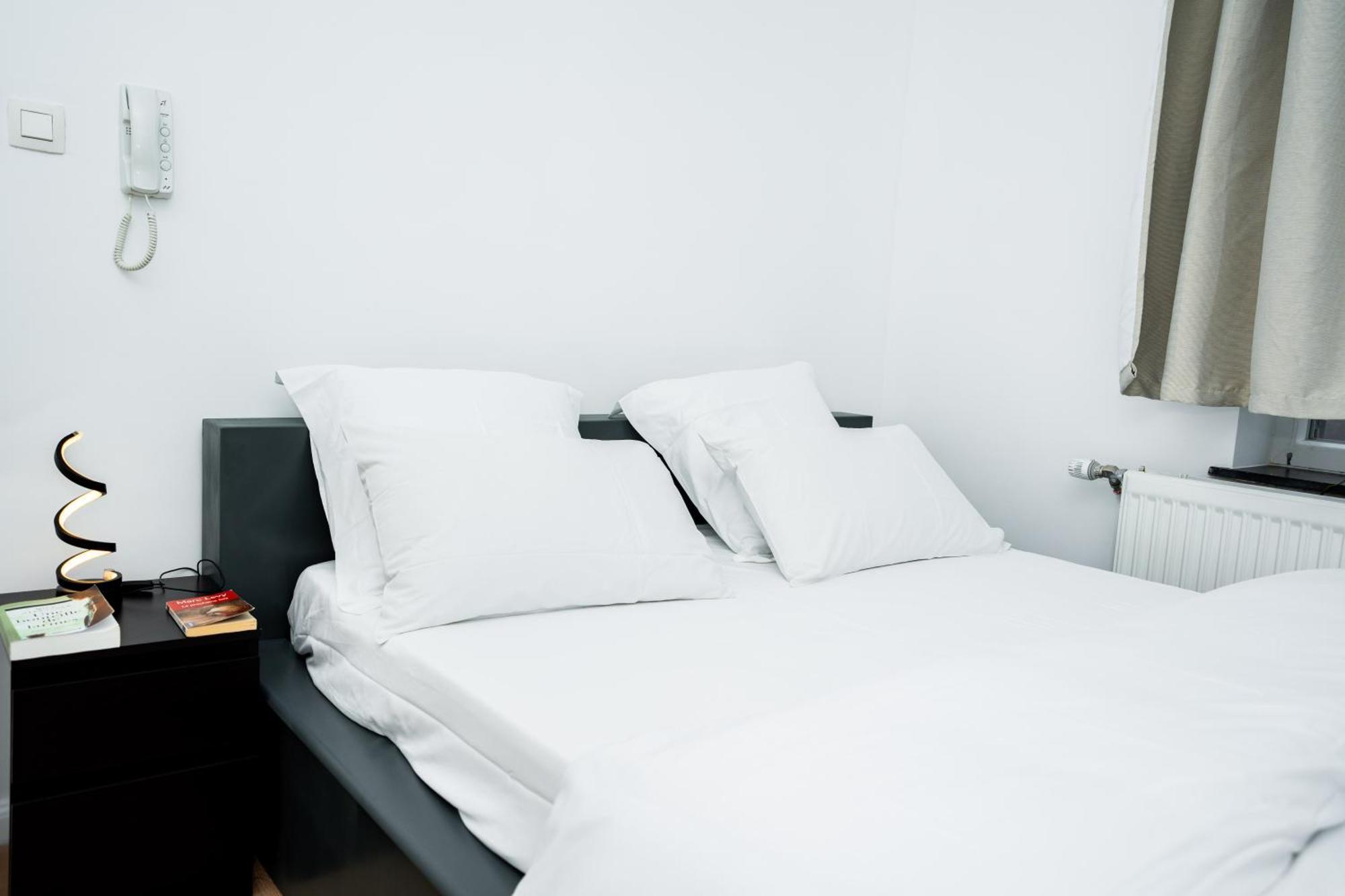 Chambre R1 Avec Salle De Bain Partagee Pres De L'Hopital De La Citadelle A เลียจ ภายนอก รูปภาพ