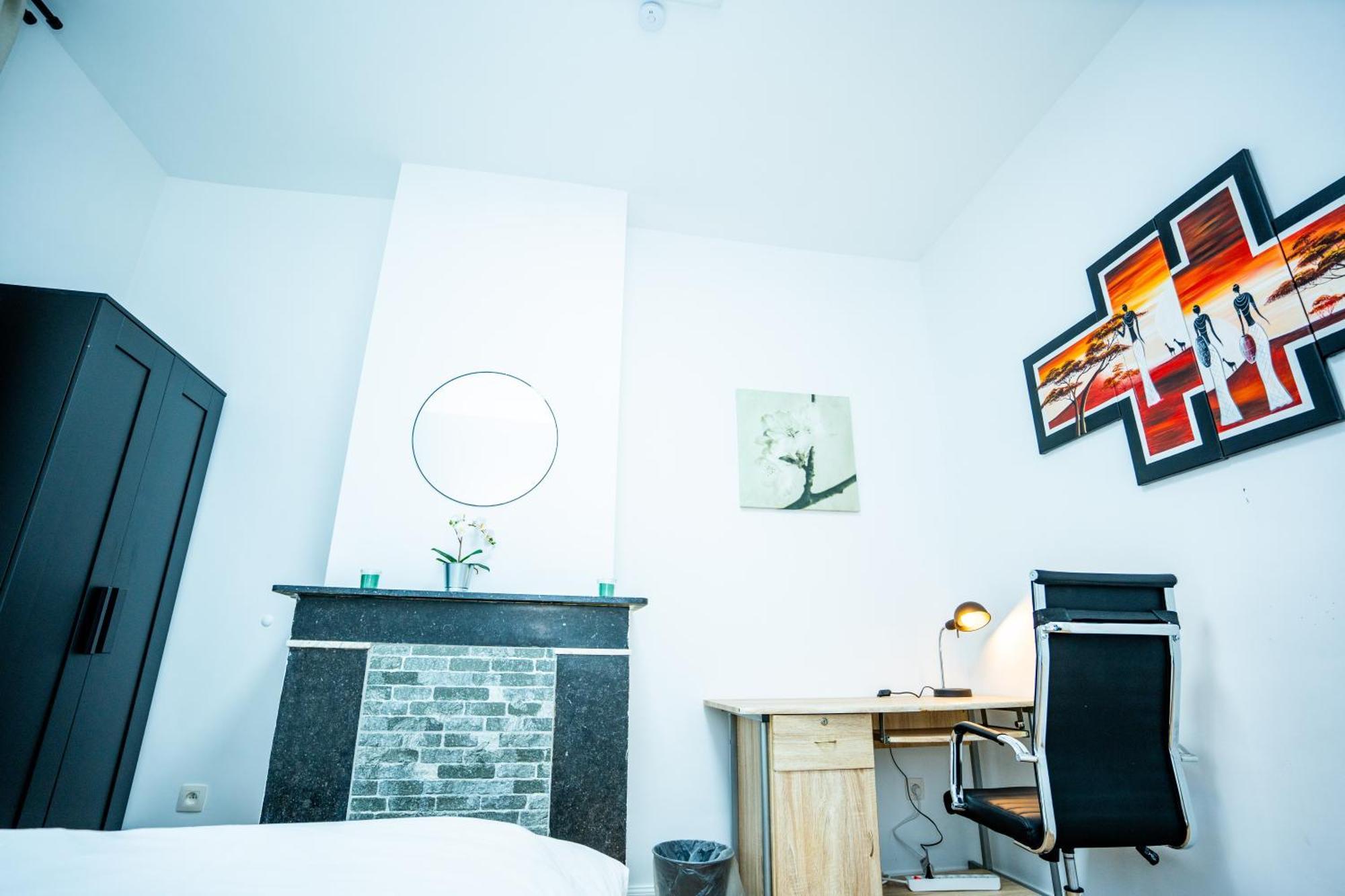 Chambre R1 Avec Salle De Bain Partagee Pres De L'Hopital De La Citadelle A เลียจ ภายนอก รูปภาพ